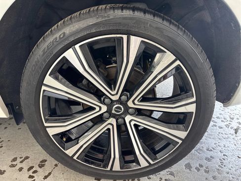 Used 2023 Volvo XC60 B5 Ultimate w/ Climate Package AWD/4WD image 30