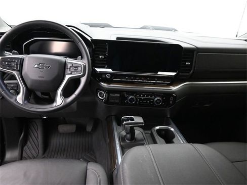 Used 2024 Chevrolet Silverado 1500 LT Trail Boss w/ Convenience Package II image 10