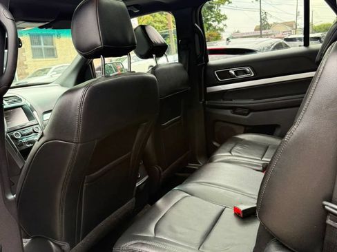 Used 2016 Ford Explorer XLT w/ Equipment Group 202A AWD/4WD image 9