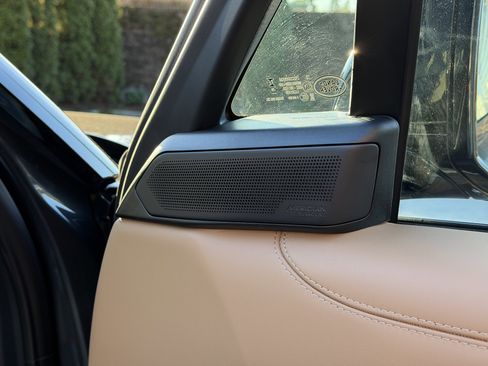 New 2026 Land Rover Range Rover Long Wheelbase SE image 10