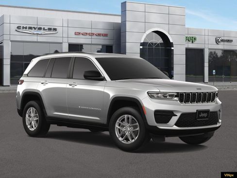 New 2025 Jeep Grand Cherokee Laredo X w/ Luxury Tech Group I image 11