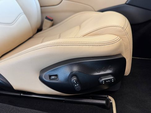 Used 2014 Maserati GranTurismo Convertible image 59