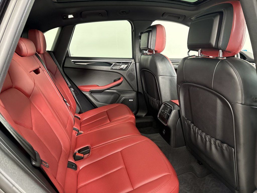Certified 2021 Porsche Macan AWD/4WD image 25