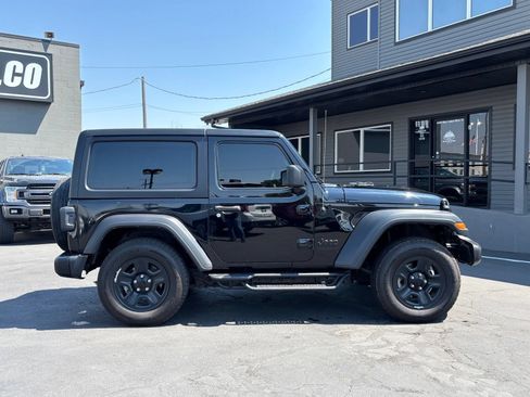 Used 2022 Jeep Wrangler Sport AWD/4WD image 5