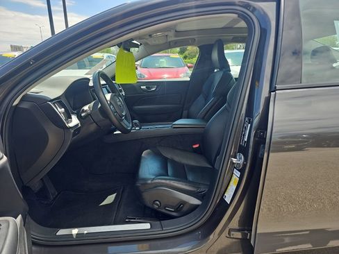 Used 2024 Volvo S60 B5 Core FWD image 9