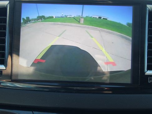 Used 2024 Chrysler Pacifica Touring-L image 12