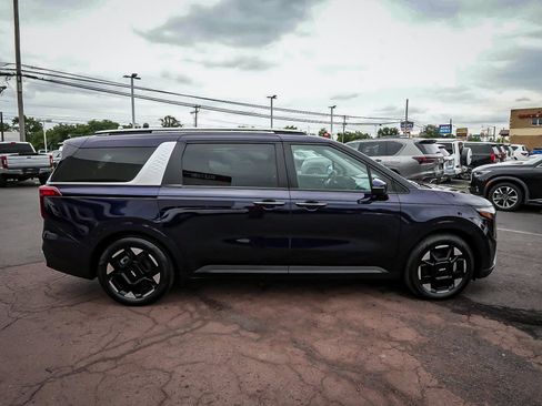 Used 2025 Kia Carnival EX FWD image 7