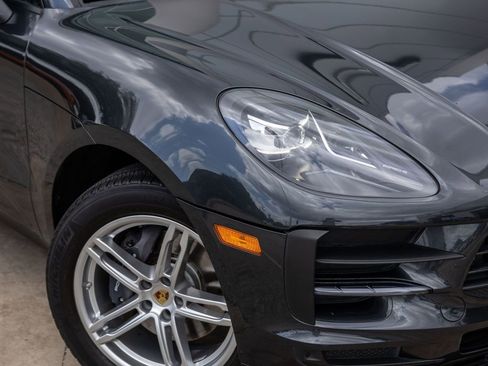 Used 2021 Porsche Macan AWD/4WD image 3