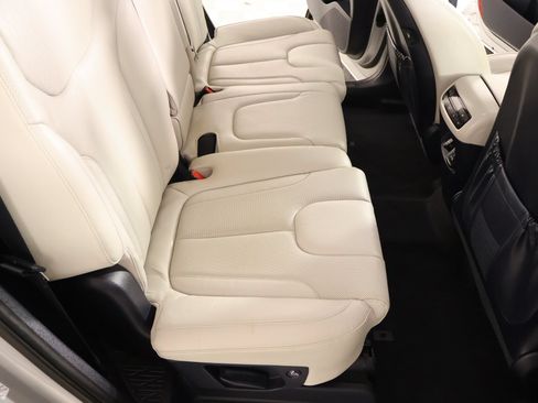 Used 2022 Hyundai Palisade SEL w/ 8P Bench Seat Package FWD image 16