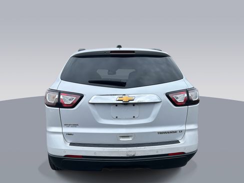 Used 2016 Chevrolet Traverse LT w/ Style and Technology Package image 4