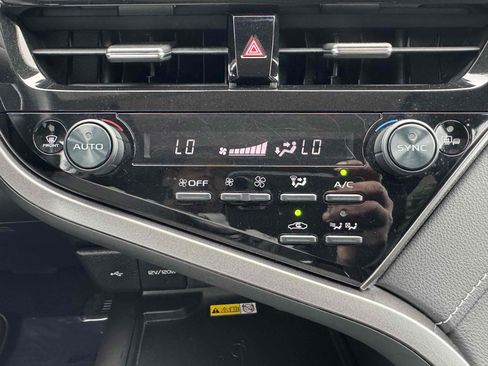 Used 2022 Toyota Camry XSE w/ Navigation Upgrade Package FWD image 28