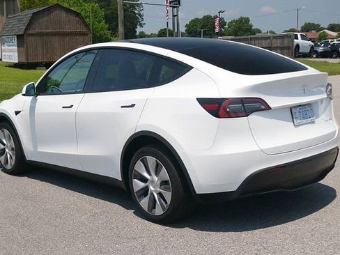 Used 2021 Tesla Model Y Long Range image 5
