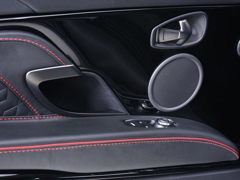 Used 2019 Aston Martin DBS Superleggera RWD image 21