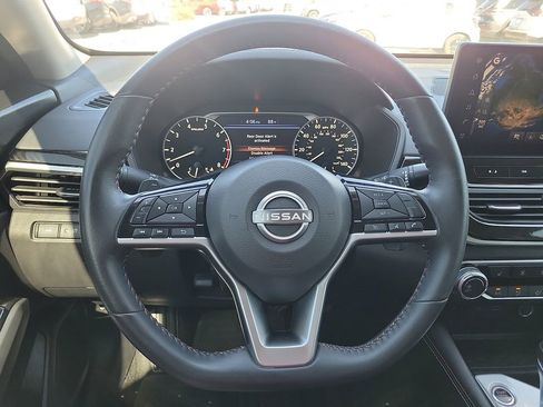 Used 2024 Nissan Altima 2.5 SR w/ SR Premium Package AWD/4WD image 24