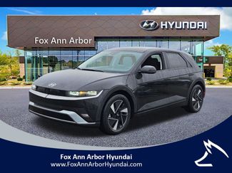 New 2026 Hyundai Ioniq 5 SE video 1