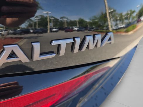 Used 2024 Nissan Altima 2.5 SV FWD image 31