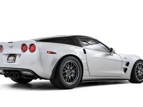 Used 2009 Chevrolet Corvette ZR1 w/ Preferred Equipment Group RWD image 4