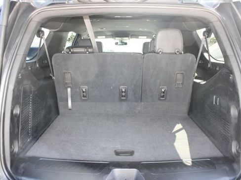 Used 2021 Chevrolet Suburban LT AWD/4WD image 8