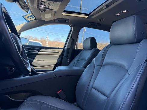 Used 2019 Buick Enclave Essence image 10