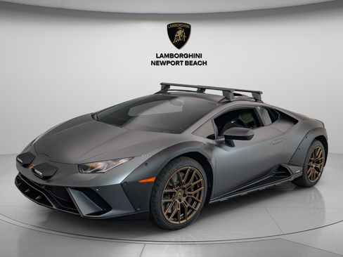 Used 2024 Lamborghini Huracan Sterrato AWD/4WD image 3