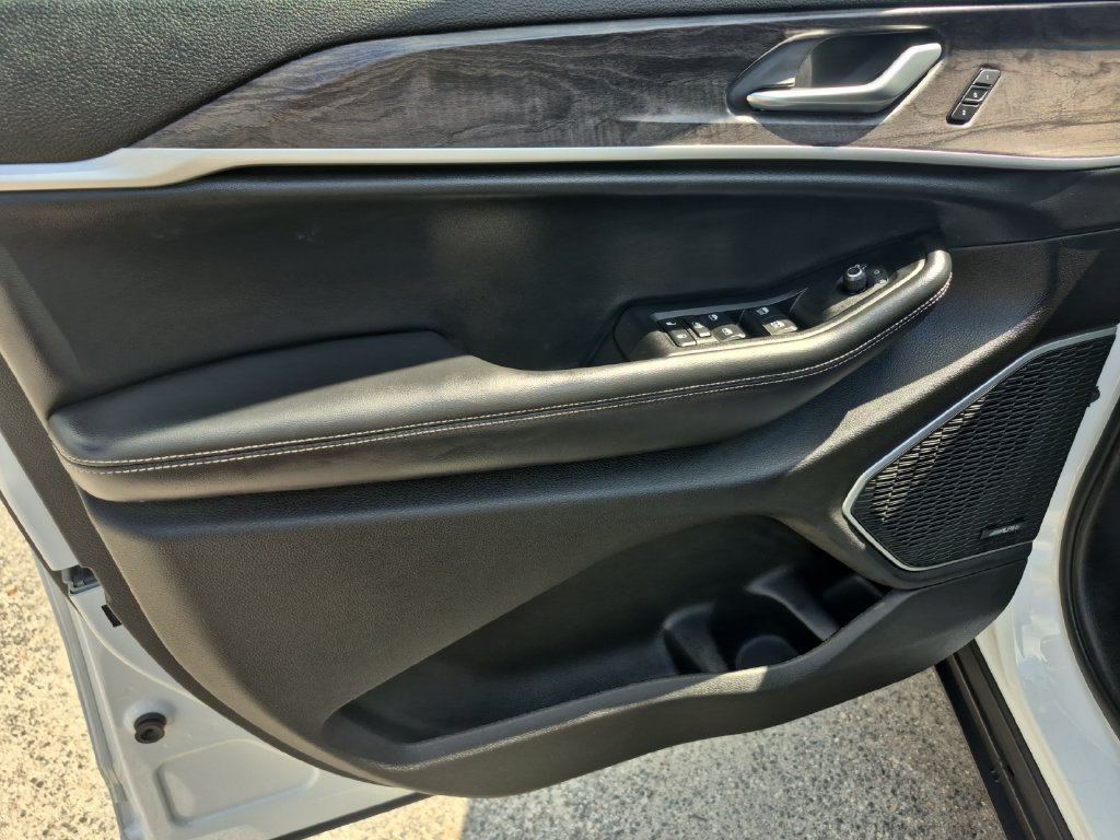 Used 2022 Jeep Grand Cherokee Limited RWD image 16