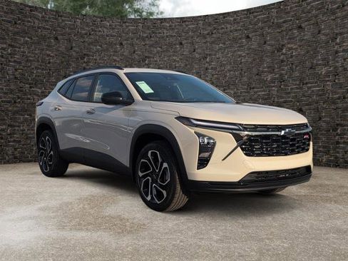 New 2026 Chevrolet Trax RS w/ Driver Confidence Package FWD image 2