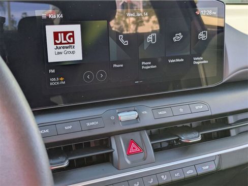 Used 2025 Kia K4 LXS image 20