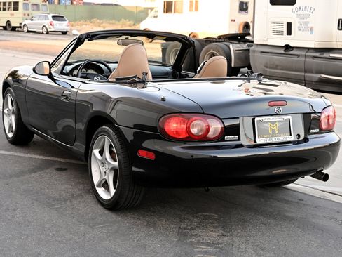Used 2001 MAZDA MX-5 Miata LS image 7