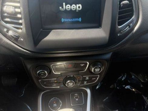 Used 2019 Jeep Compass Latitude w/ Popular Equipment Group AWD/4WD image 17