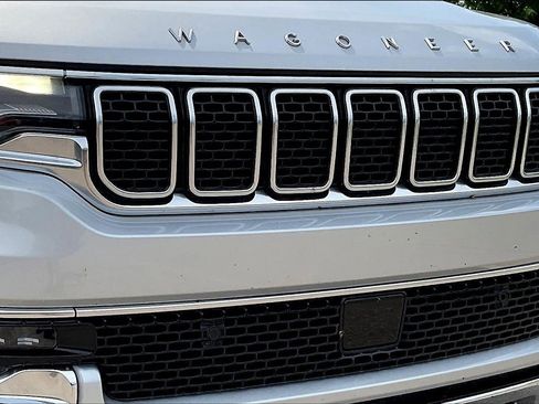 Used 2022 Jeep Wagoneer Series III w/ Premium Group I AWD/4WD image 34