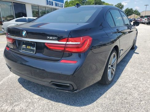 Used 2018 BMW 750i xDrive AWD/4WD image 4