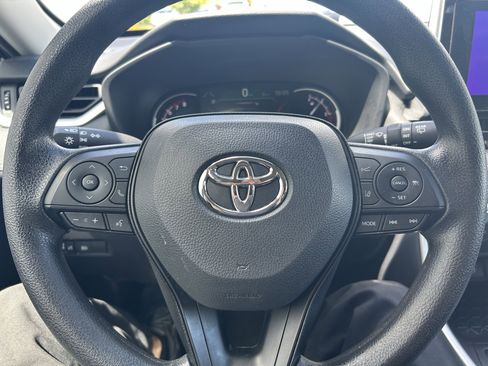 Used 2025 Toyota RAV4 XLE AWD/4WD image 21