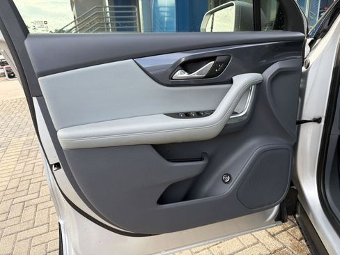 Used 2020 Chevrolet Blazer LT FWD image 12