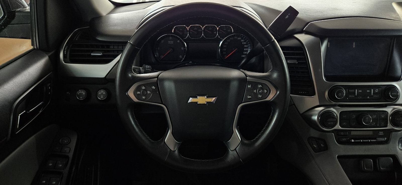 Used 2015 Chevrolet Suburban LT AWD/4WD image 10