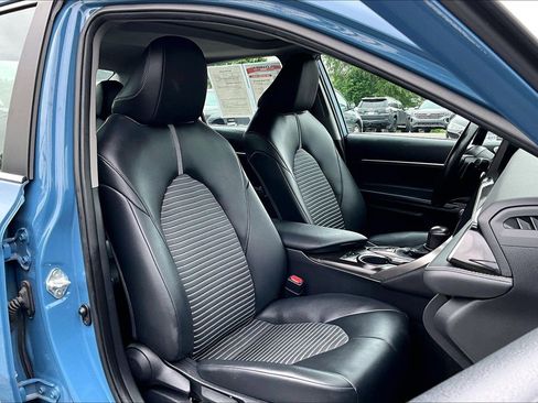 Used 2023 Toyota Camry SE w/ Cold Weather Package FWD image 7