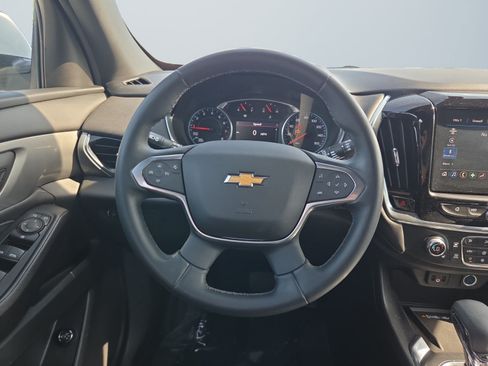 Used 2023 Chevrolet Traverse LT w/ Rear Camera Mirror Package AWD/4WD image 14