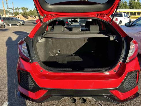 Used 2018 Honda Civic Sport image 6