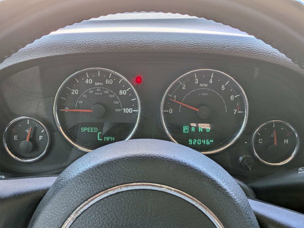 Used 2018 Jeep Wrangler Unlimited Sahara w/ Connectivity Group AWD/4WD image 20