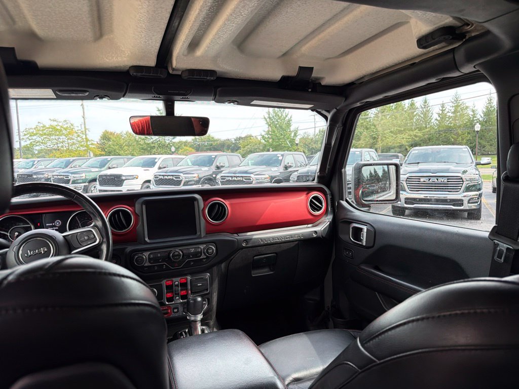 Used 2018 Jeep Wrangler Unlimited Rubicon w/ Dual Top Group AWD/4WD image 11