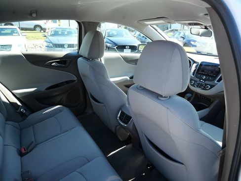 Used 2022 Chevrolet Malibu LT FWD image 24