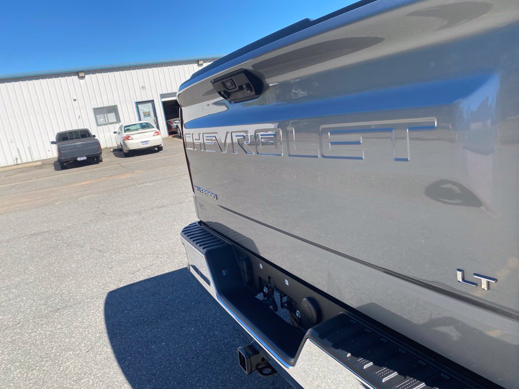 Used 2024 Chevrolet Silverado 1500 LT AWD/4WD image 34