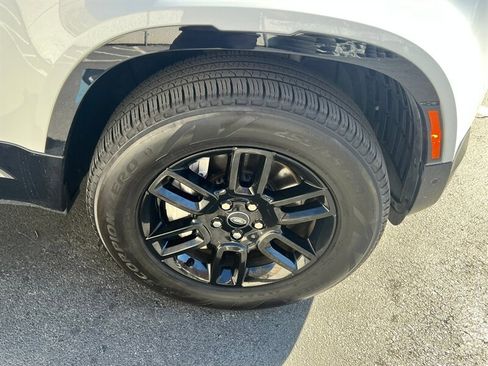 Used 2023 Land Rover Defender 130 X-Dynamic SE image 12