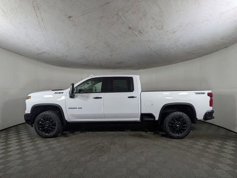New 2026 Chevrolet Silverado 2500 LTZ w/ LTZ Plus Package AWD/4WD image 3