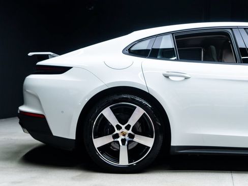 Used 2025 Porsche Panamera w/ Premium Package RWD image 13