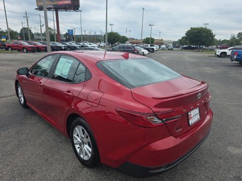 Used 2025 Toyota Camry LE FWD image 6