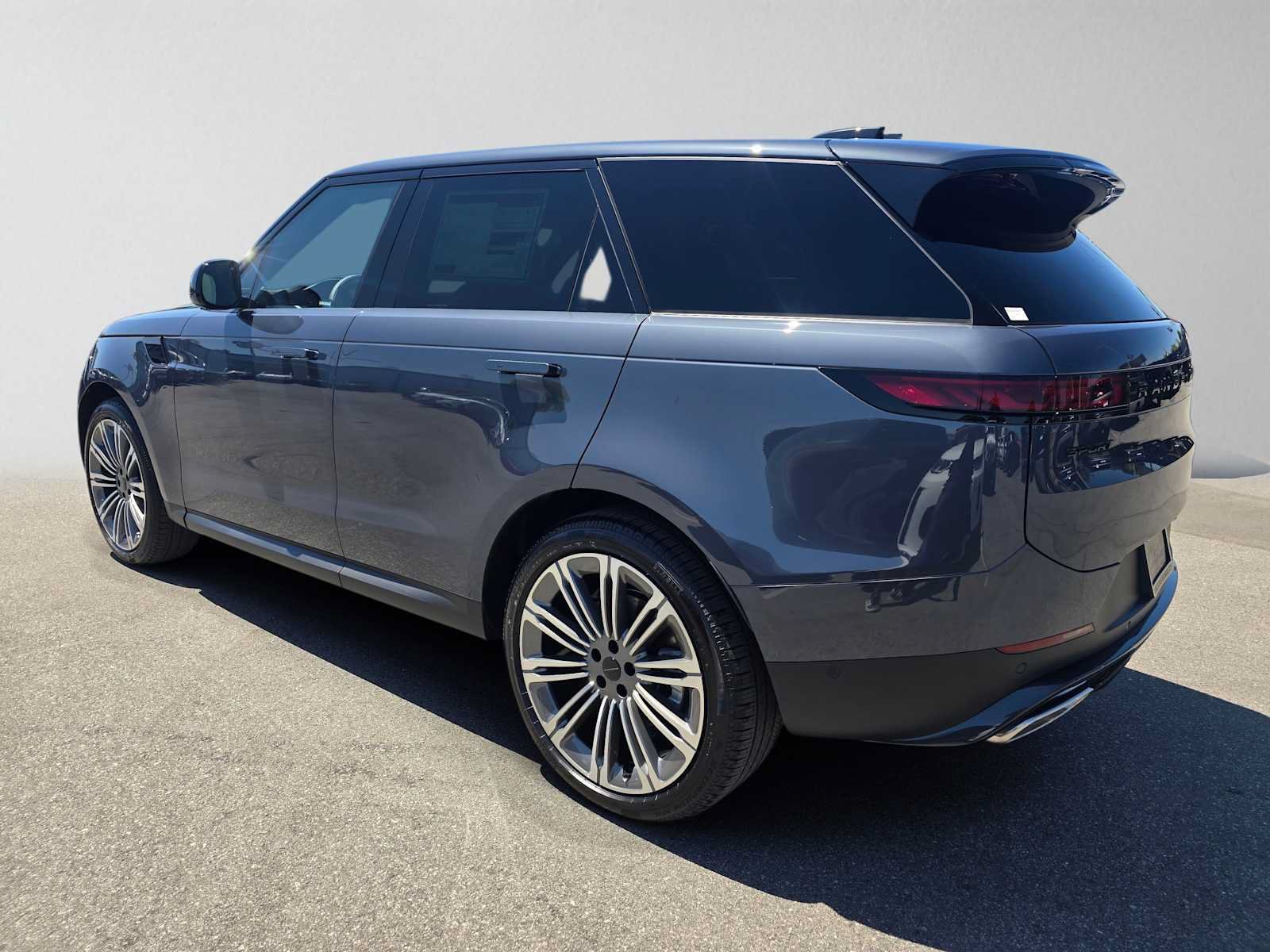 New 2026 Land Rover Range Rover Sport SE AWD/4WD image 3
