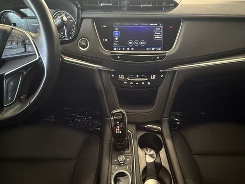 Certified 2023 Cadillac XT5 Luxury FWD image 3