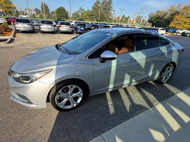 Used 2017 Chevrolet Cruze Premier FWD image 2