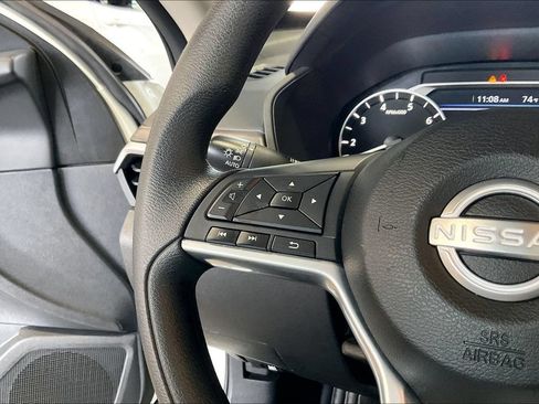 Used 2025 Nissan Altima 2.5 SV AWD/4WD image 8