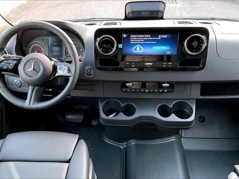 New 2025 Mercedes-Benz Sprinter 2500 image 8